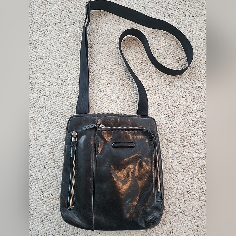 Piquadro Unisex Man Bag Blackì8 Crossbody Shoulder Organizer Travel Zip